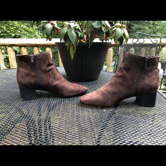 NWOT, Kelly & Katie Brown Suede Boots- Size 8 - Picture 2 of 16